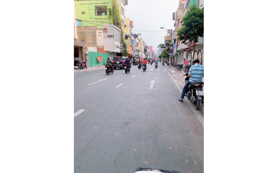 Bán Nhà Hẻm Xe Hơi đường Hồ Văn Huê,Q.Phú Nhuận,DT:7,5mx20m,KC:3 lầu,Giá:23 tỷ